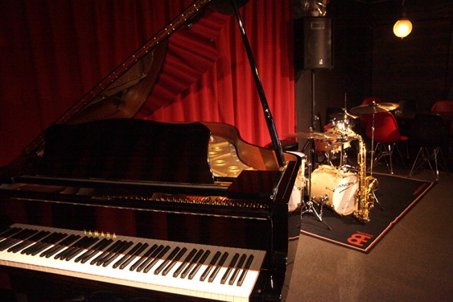 新潟駅南でジャズを楽しむ 生演奏が聞ける大人の隠れ家monk S Mood Jazz Club 新潟永住計画